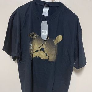 BRAND NEW NIKE AIR JORDAN WINGS T-SHIRT BLACK/GOLD SIZE LARGE MENS